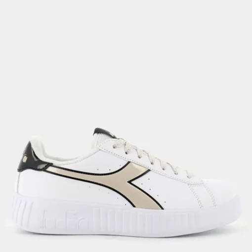 STEP P- SPORTIVE SOLITARY STAR 101.178335